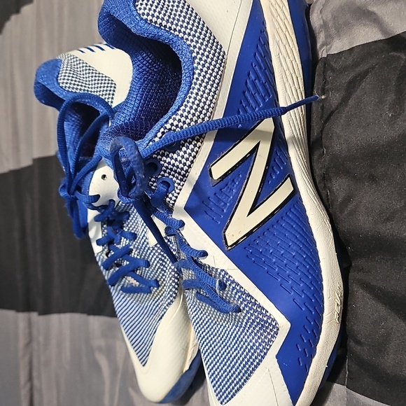 New Balance Blue and White Athletic Shoes Cleats Sz 9.5 Mens - Picture 5 of 5